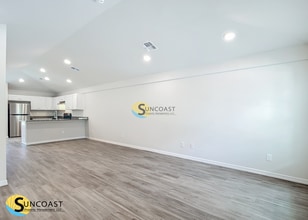 109 E Harvard St in Inverness, FL - Foto de edificio - Building Photo