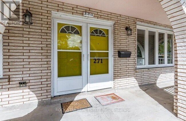 271 Carson Dr in Hamilton, ON - Building Photo - Building Photo