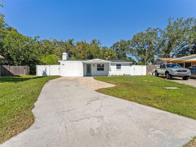 4613 Irene Loop in New Port Richey, FL - Building Photo - Building Photo