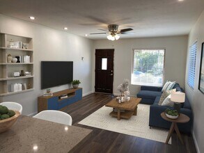 1376 Thomas Ave in San Diego, CA - Building Photo - Building Photo