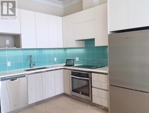25-225 Water Walk Dr in Markham, ON - Building Photo - Building Photo