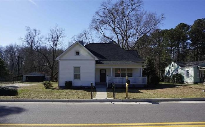 4974 Union St in Union City, GA - Building Photo