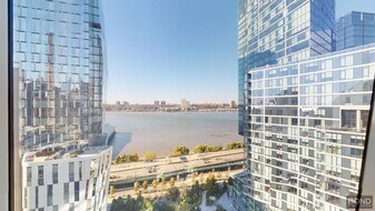 635 W 59th St in New York, NY - Building Photo