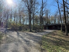 731 Williams Ct in Glen Rock, PA - Building Photo - Building Photo