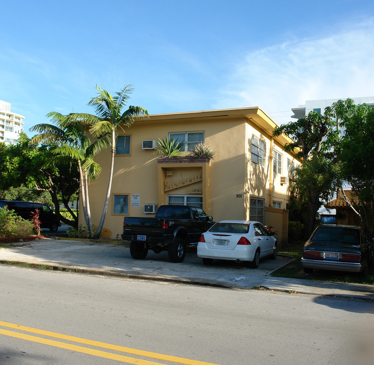 901 SE 2nd Ct in Fort Lauderdale, FL - Building Photo