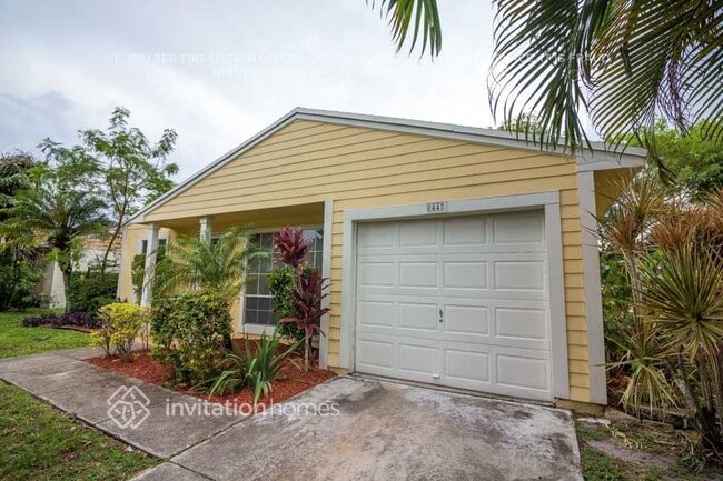 8447 Red Wagon Ln in Boca Raton, FL - Building Photo - Building Photo