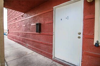 375 N 15th St in Las Vegas, NV - Building Photo - Building Photo