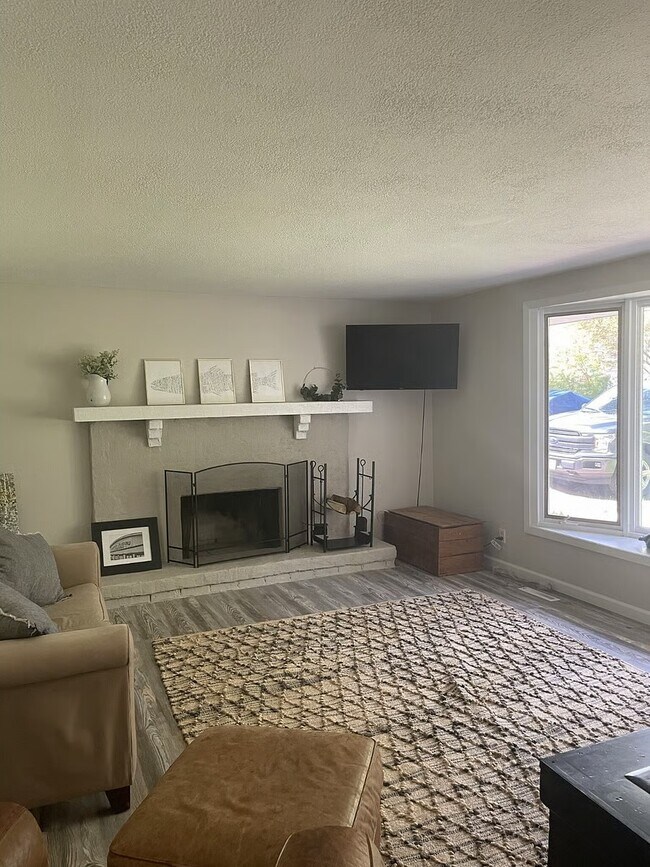 1305 E Grandview in Waupaca, WI - Building Photo - Building Photo