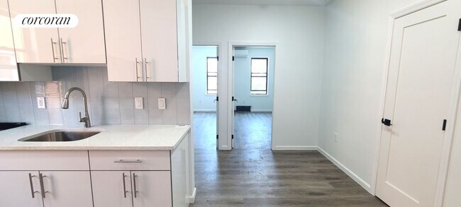 30-56-56 12th St in Queens, NY - Building Photo - Building Photo