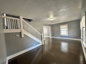 330 Moss St in Toledo, OH - Building Photo - Building Photo