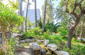 3602 W Estates Ln, Unit 306 in Rolling Hills Estates, CA - Foto de edificio - Building Photo