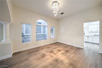 4664 Stuttgart St in Las Vegas, NV - Building Photo - Building Photo