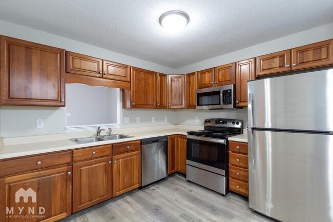 2205 Autumn Creek Dr in Indianapolis, IN - Building Photo - Building Photo