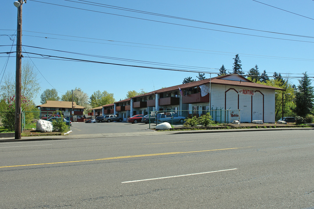 Montevideo Apartments in Portland, OR - Building Photo