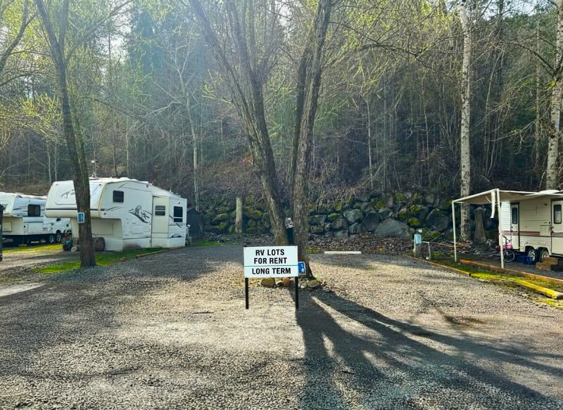 85 Canoe Cp Lp in Orofino, ID - Foto de edificio