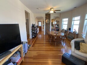 107 Yale St, Unit 107 in Medford, MA - Building Photo - Building Photo