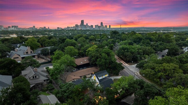 3004 Windsor Rd in Austin, TX - Foto de edificio - Building Photo