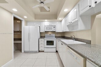 608 St Andrews Rd in Hollywood, FL - Building Photo - Building Photo