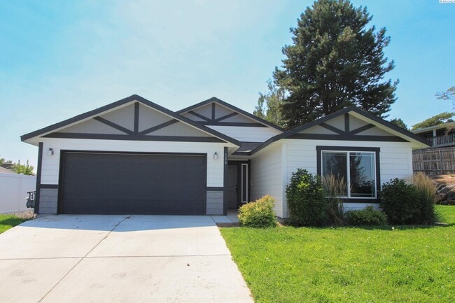 property at 320 E 35th Ave