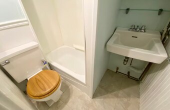 53 Pinckney St, Unit d5 in Boston, MA - Building Photo - Building Photo