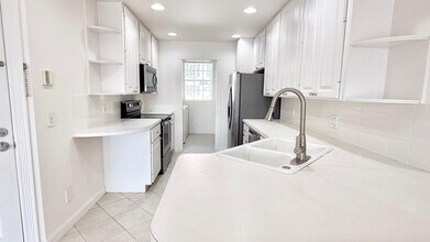 2006 Tigris Dr in West Palm Beach, FL - Building Photo - Building Photo