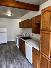 1320 15th St, Unit Downstairs in Moline, IL - Building Photo - Building Photo