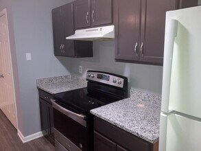 7700 Bernardo Dr in Riverdale, GA - Building Photo - Building Photo