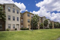 Apartment Buildings - Esplanade Apartment Homes in Orlando, Florida