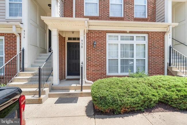 property at 938 Pine Forest Ln