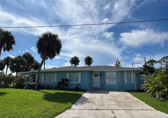 112 Rose St in Venice, FL - Building Photo - Building Photo