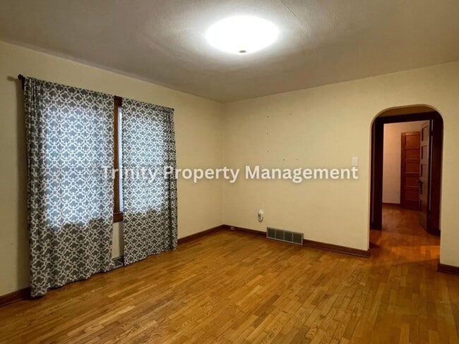 310 Spring Ave in Clarksburg, WV - Building Photo - Building Photo