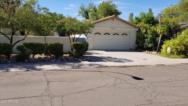 5616 S Jolly Roger Rd in Tempe, AZ - Building Photo - Building Photo