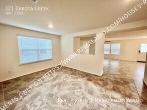 321 Dakota Crk in New Braunfels, TX - Building Photo - Building Photo