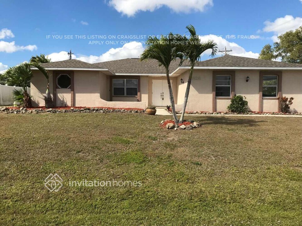 2202 SE 8th Pl in Cape Coral, FL - Building Photo
