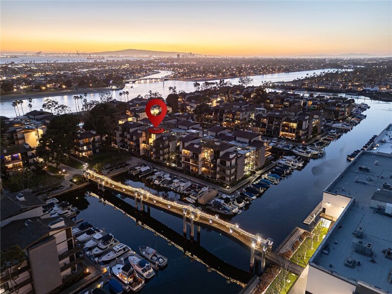 7324 Marina Pacifica Dr N in Long Beach, CA - Building Photo
