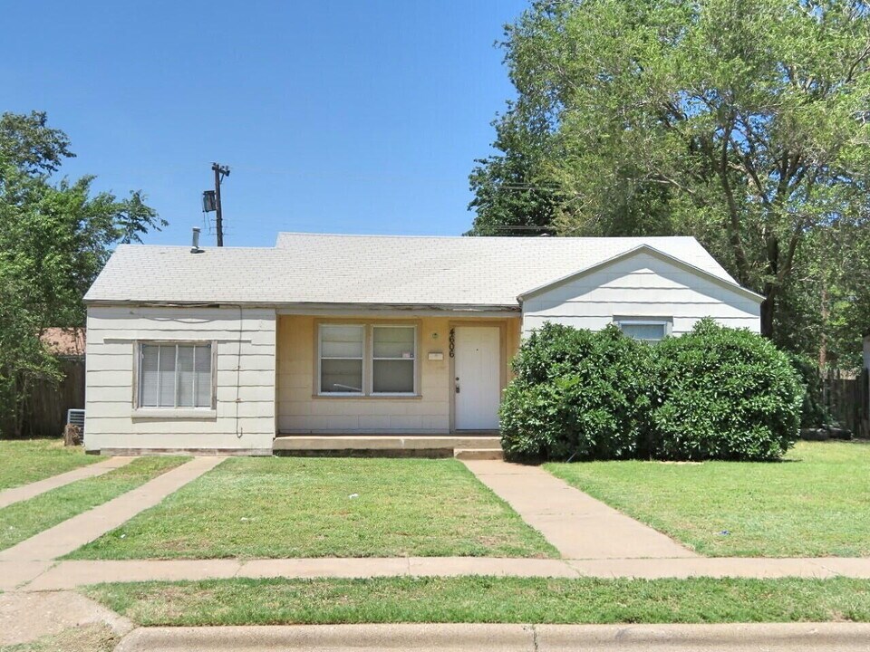 4606 32nd St in Lubbock, TX - Building Photo