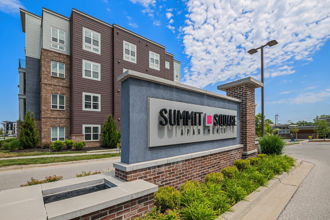 Summit Square in Lee's Summit, MO - Foto de edificio
