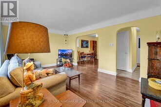 5428 Inglis Dr in Niagara Falls, ON - Building Photo - Building Photo