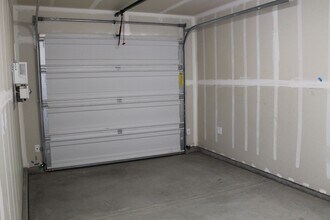 820 Beaconsfield Ct in Bakersfield, CA - Building Photo - Building Photo