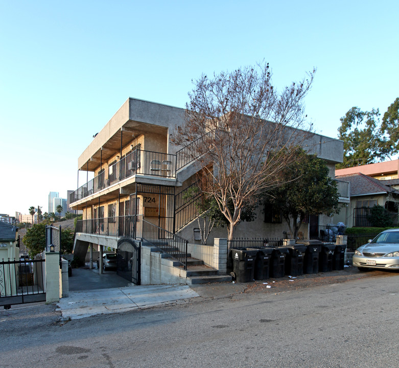 724 Bernard St in Los Angeles, CA - Foto de edificio