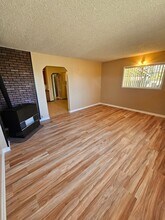 548-550 Lozier Ln in Medford, OR - Building Photo - Building Photo