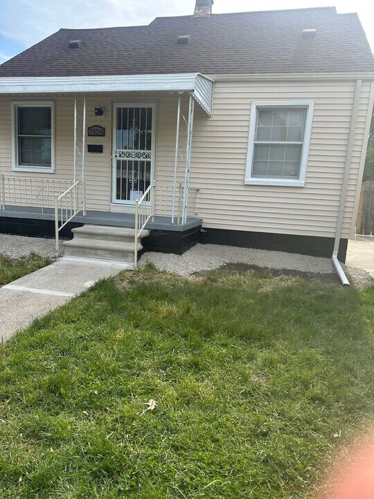 7424 Grandville Ave in Detroit, MI - Building Photo