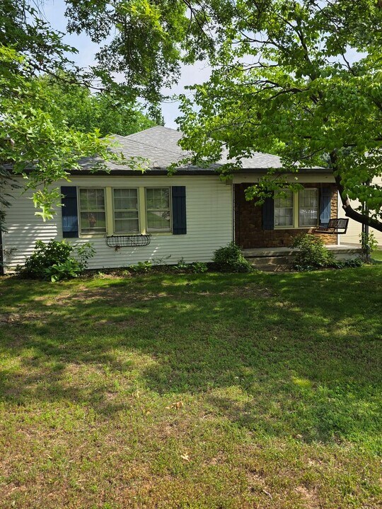 1341 E Portland St in Springfield, MO - Building Photo
