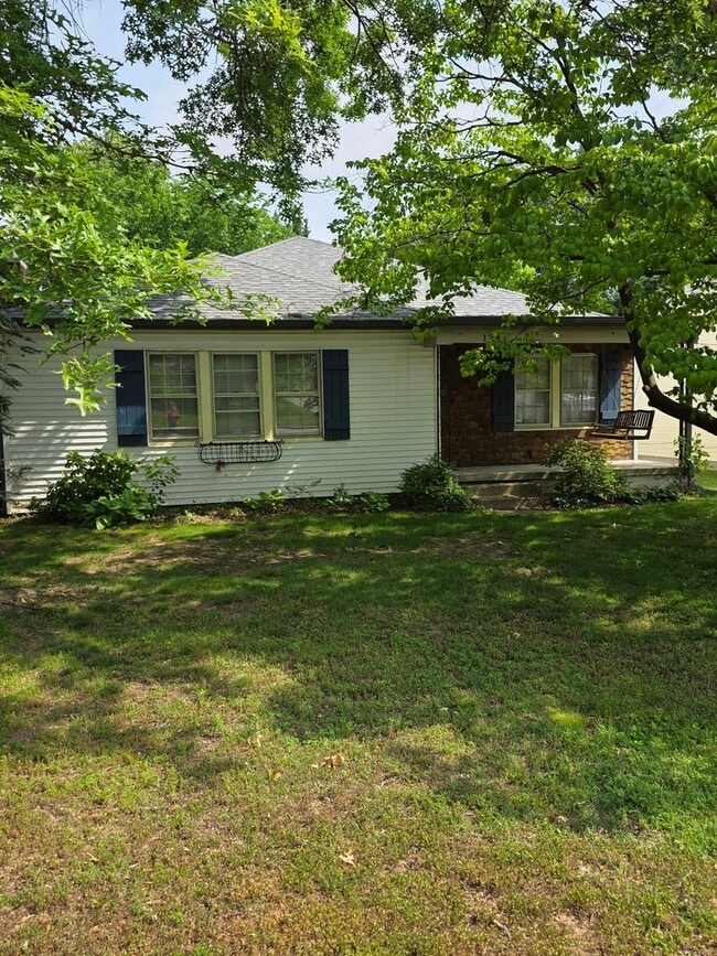 property at 1341 E Portland St