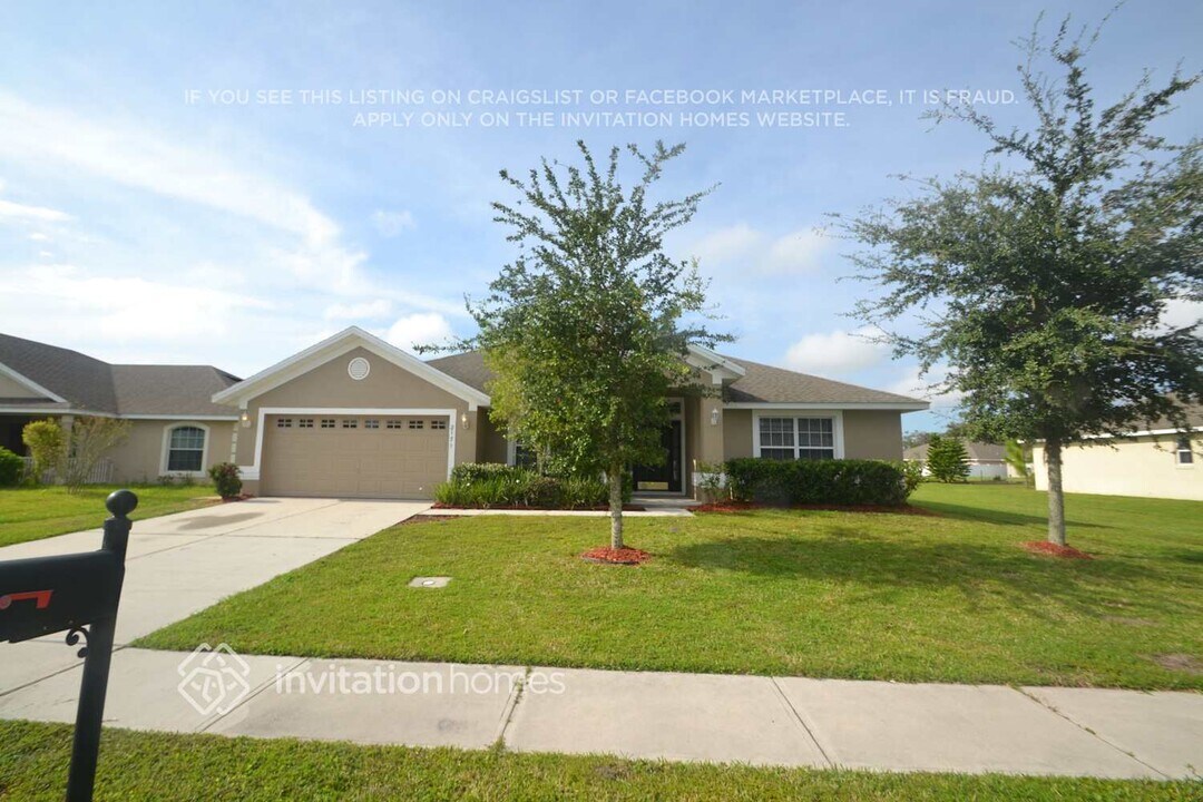 2171 Big Buck Dr in St. Cloud, FL - Building Photo