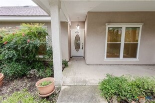 605 Burleson St in San Marcos, TX - Building Photo