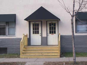 301 17th Ave NE in Minneapolis, MN - Foto de edificio - Building Photo