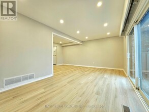 2779-2779 Gananoque Dr in Mississauga, ON - Building Photo - Building Photo