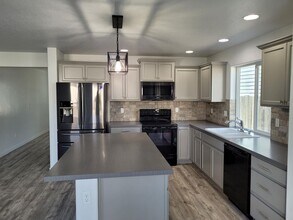 2674 W Jayton Dr in Meridian, ID - Building Photo - Building Photo