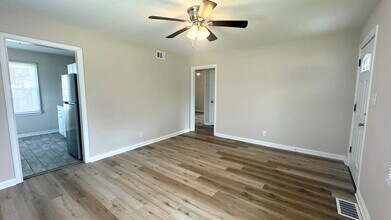 1718 Cass Ave in Evansville, IN - Building Photo - Building Photo